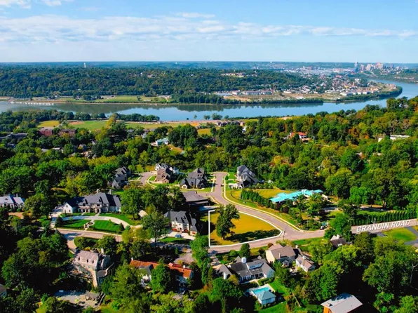 2531 Grandin Rd, Cincinnati, OH 45208