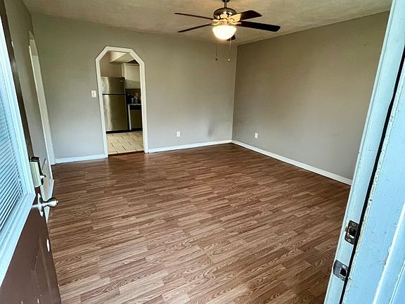 3rd image of 6044 Cordova Rd