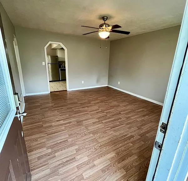 6044 Cordova Rd — Photo 3