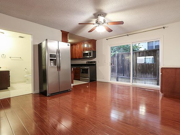 5th image of 1133 22nd St APT 2