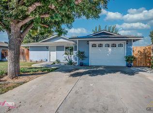 1525 Pine St, Wasco, CA 93280