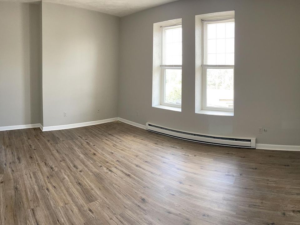 Living room- new floors and paint