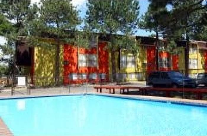 Outdoor Pool & BBQ Area!