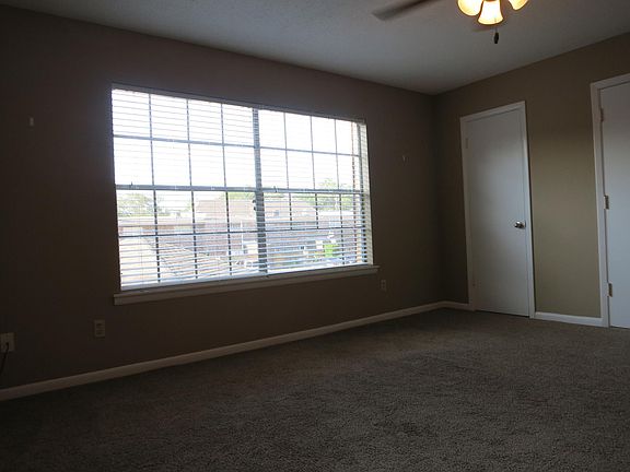 5th image of 413 Kahler St