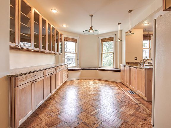 Dining room (with open floor plan)