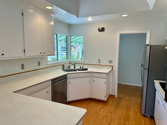 5th image of 1633 Honfleur Dr