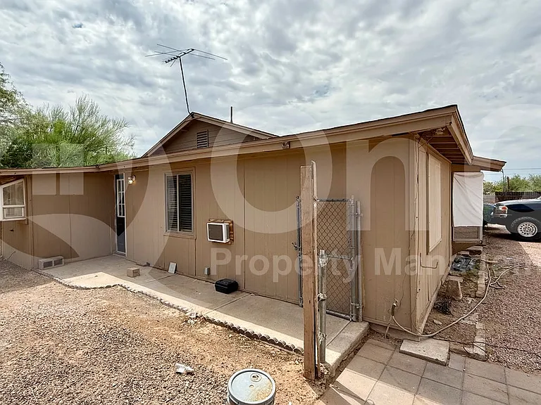 225 S Grand Dr #4 — Photo 8