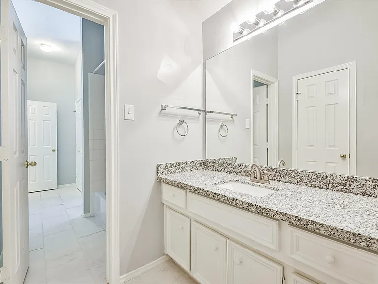 18802 Half Volley Cir — Photo 36