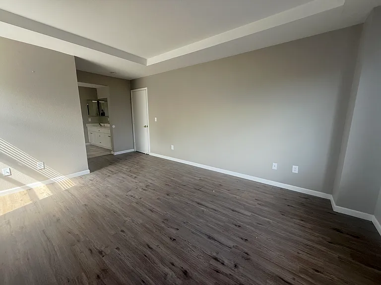 388 Burlington Dr — Photo 7