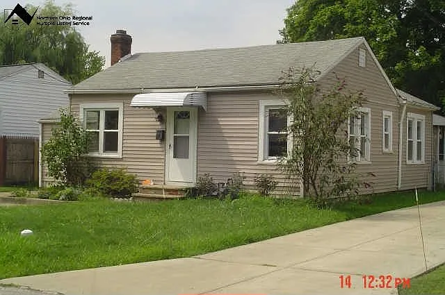 1200 E 360th St photo 1