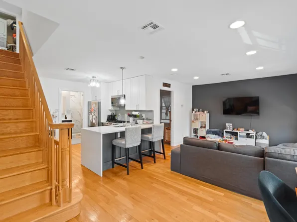 307 4th St #2, Jersey City, NJ 07302