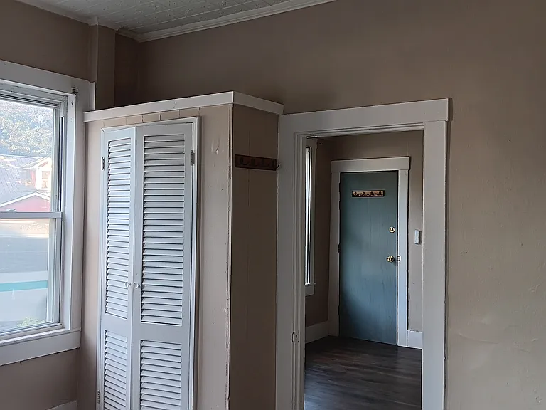 197 N State St #15 — Photo 9