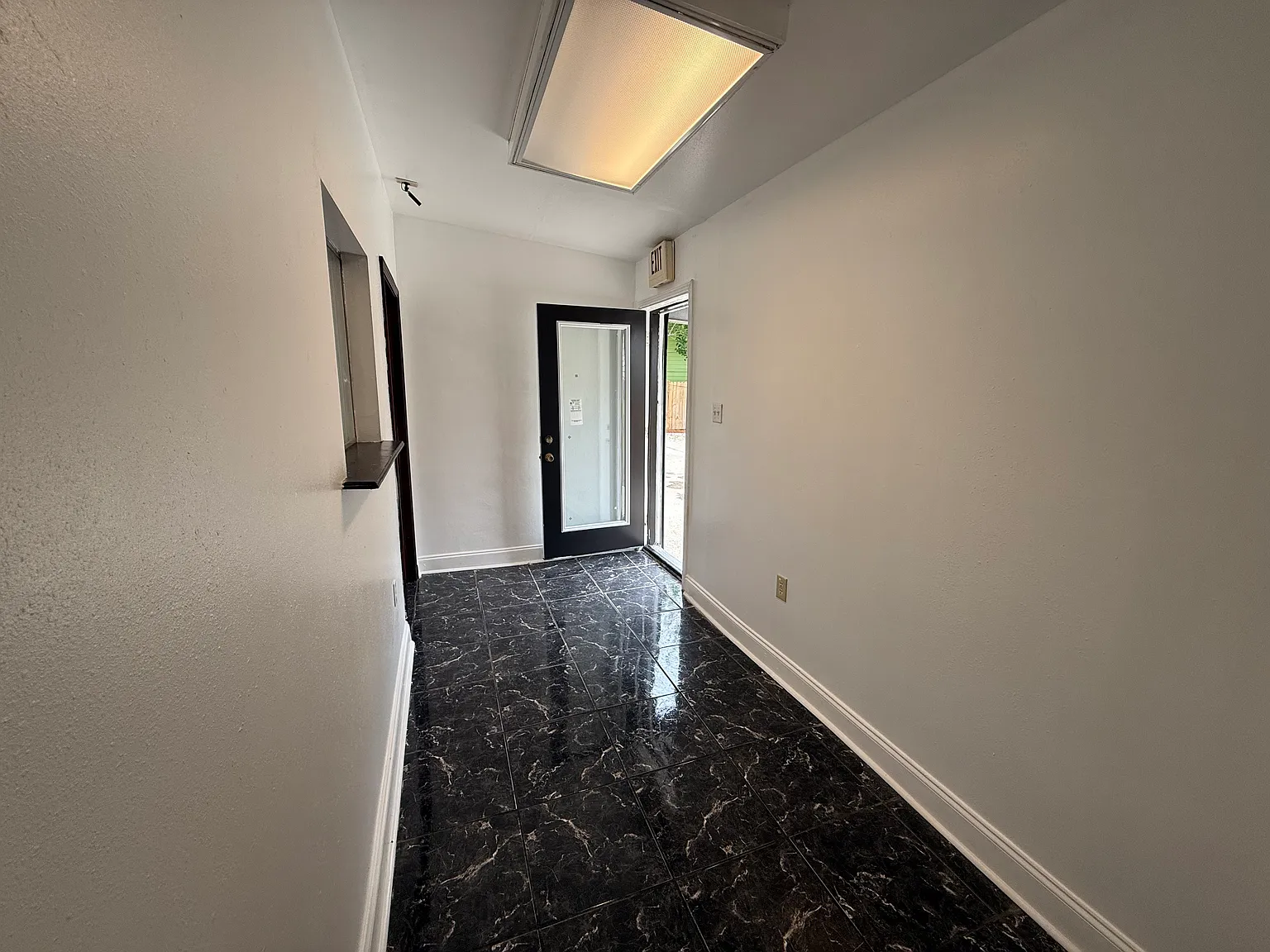 5 bed, 2600 sqft, $3,500 — Photo 4