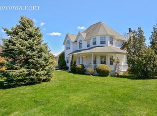 105 Lloyds Ln, Mattituck, NY 11952