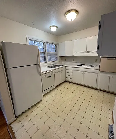 37 Imperial Ct — Photo 10