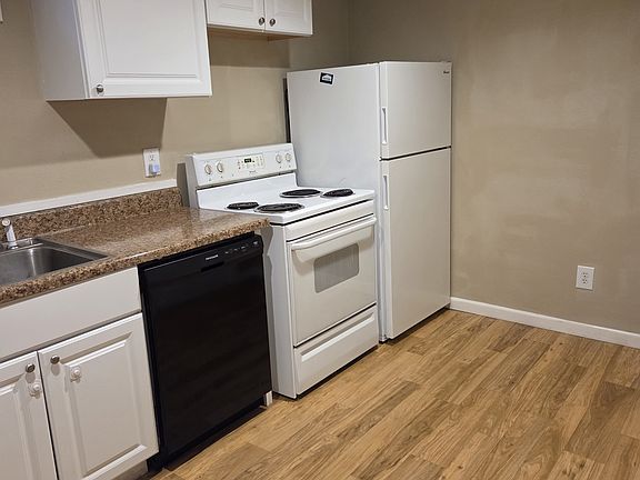 3rd image of 414 1/2 7th St W