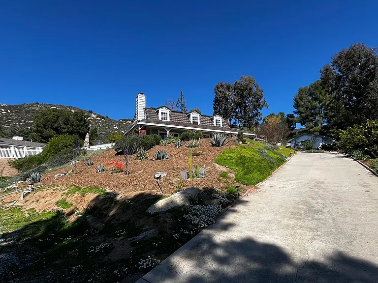 23766 Vista Ramona Rd — Photo 5