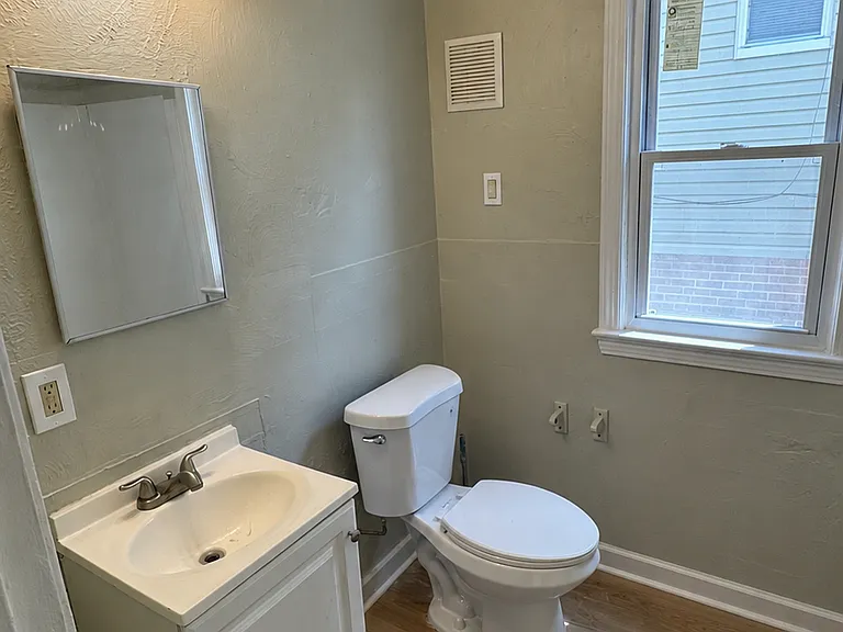 11825 Avon Ave — Photo 6