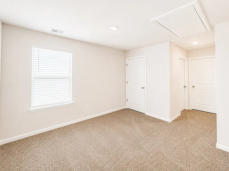 225 Deskin Ln — Photo 11