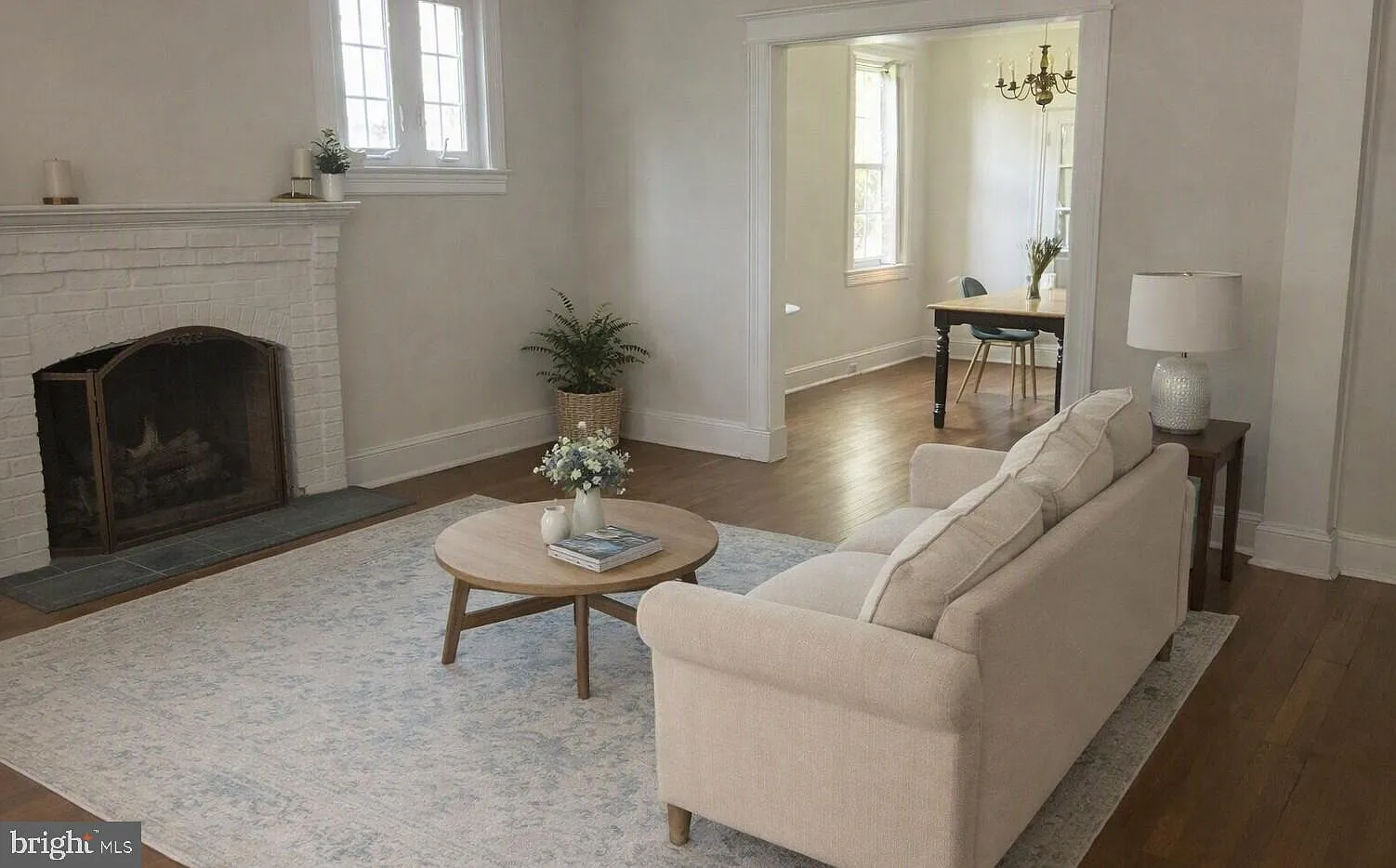 4 bed, 3.0 bath, 2346 sqft, $6,450 — Photo 2