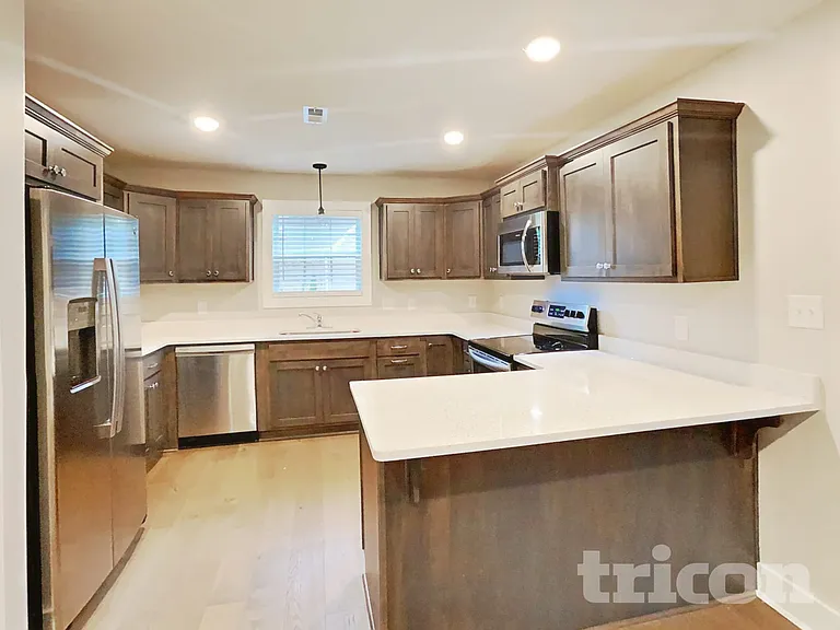 492 Woodtrace Dr — Photo 6