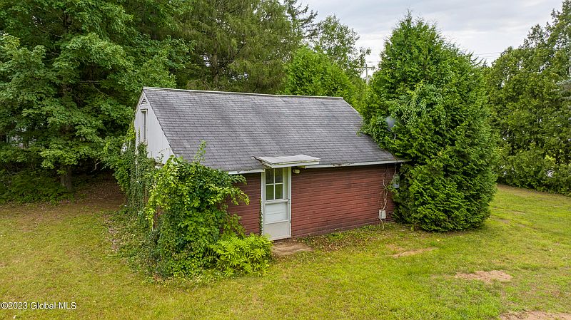 5th image of 101 Jones Road