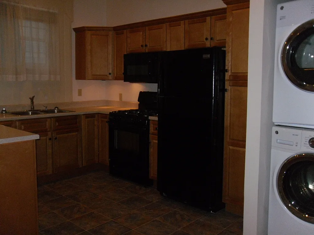 1 bed, 1596 sqft, $1,200 — Photo 2