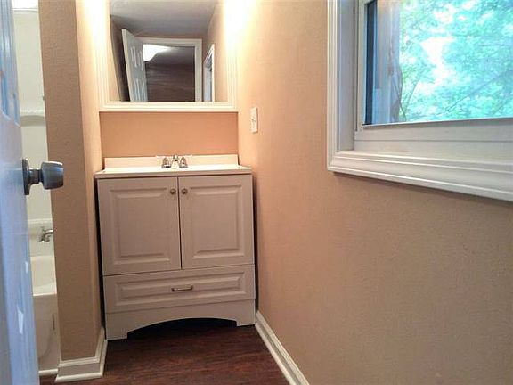 1 out of 2 full baths 