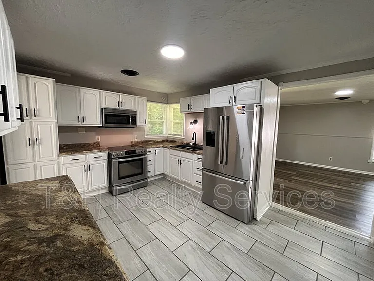 1607 Costello Dr — Photo 9