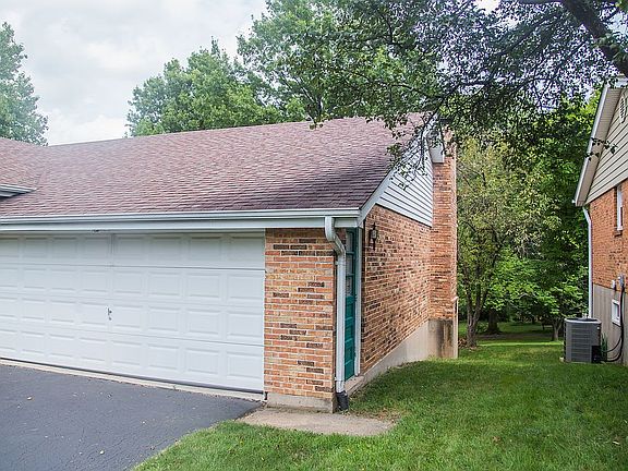 3rd image of 520 Meadow Green Pl