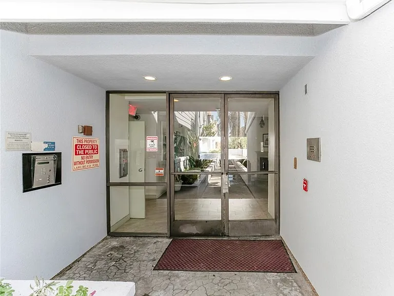 7640 Oso Ave #220 — Photo 19
