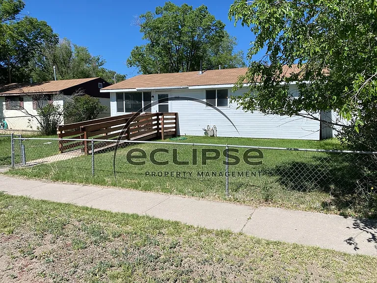 1005 Denver Ave — Photo 24