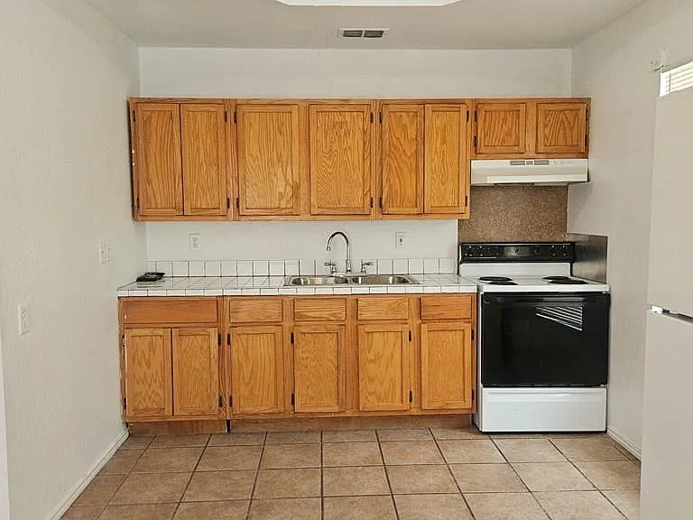 226 Camelia St #A — Photo 4