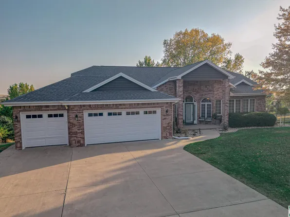 1606 110th St, Sioux City, IA 51108