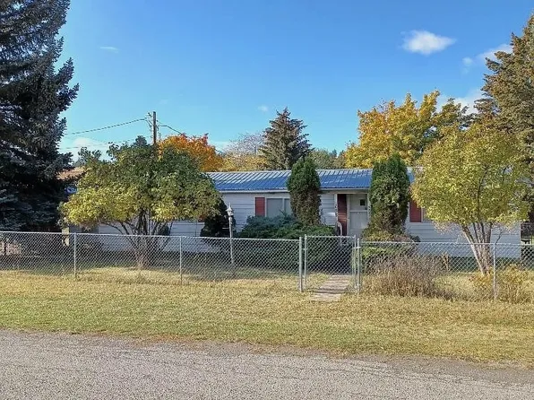 961 3rd Ave E, Eureka, MT 59917