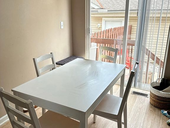 Dinning Space (current tenant furniture might differ)