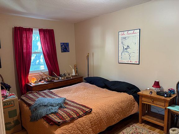 3rd image of 420 N Yellowstone St APT 1