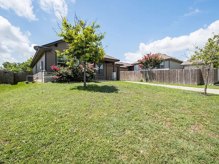 100 Azurite Dr — Photo 3