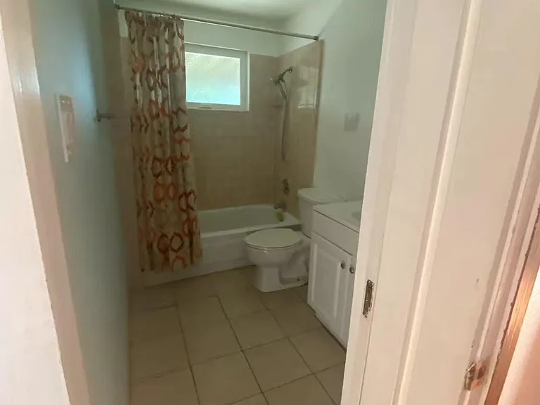 2142 E Clarendon Ave — Photo 10
