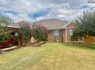 1203 N Victoria Ave, Iowa Park, TX 76367
