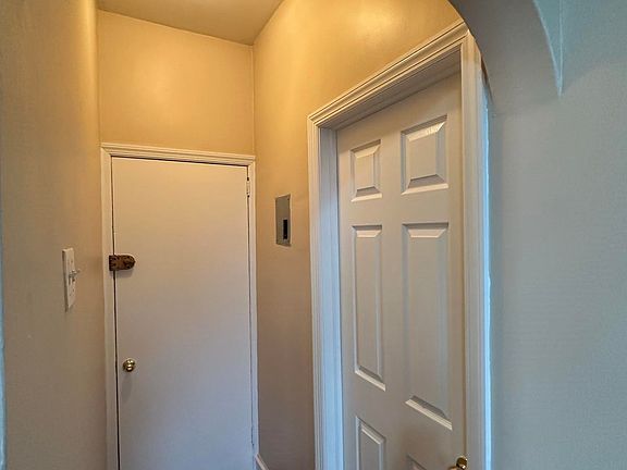 4th image of 665 Montgomery St #2