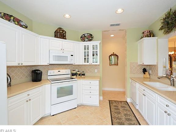 4th image of 9646 Cypress Hammock Cir APT 102