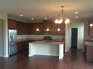 8105 Lakebridge Ln, Victoria, MN 55386