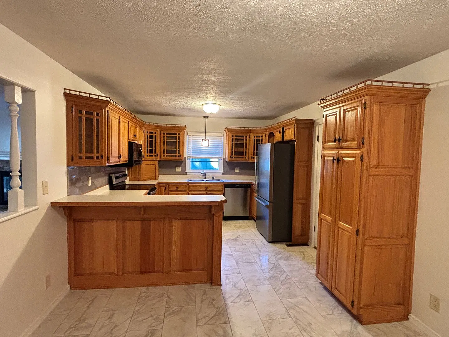 3 Bed 1.5 Bath 2 Car Garage Home available NOW!! — Photo 2