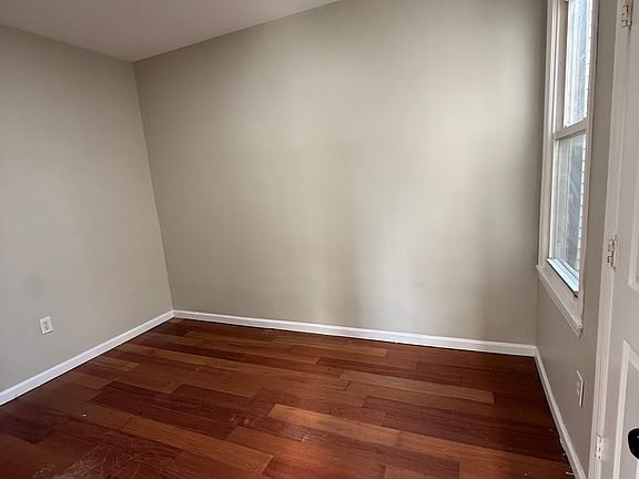 2nd image of 22 Seymour Ave Floor 1