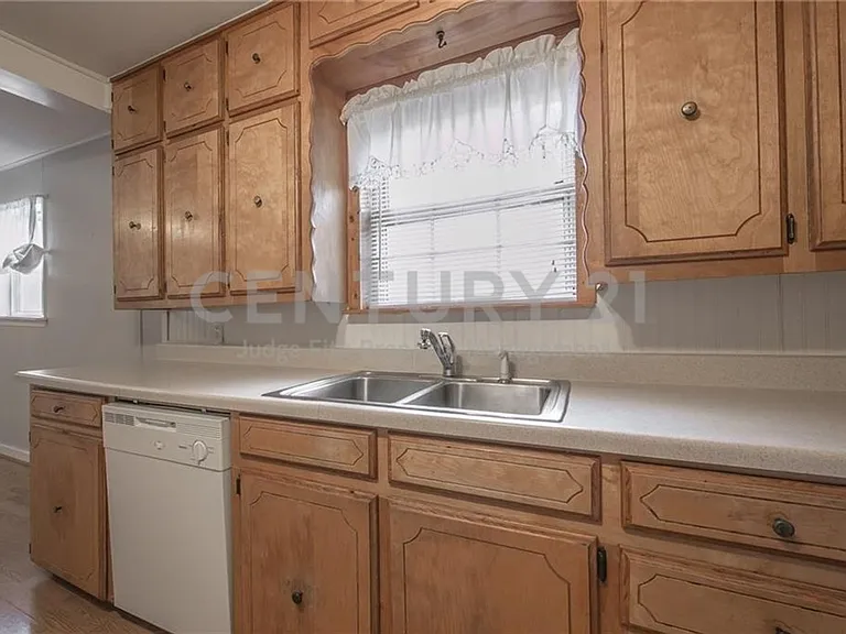 206 Renfro St — Photo 10