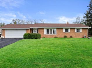 2140 W Woodward Dr, Oak Creek, WI