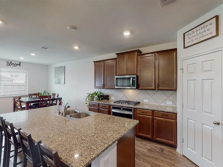 31415 Whitcombe Summit Way — Photo 9