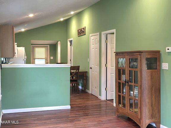5th image of 847 Johnstown Rd