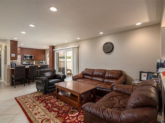 5th image of 4811 Lori Ann Ln